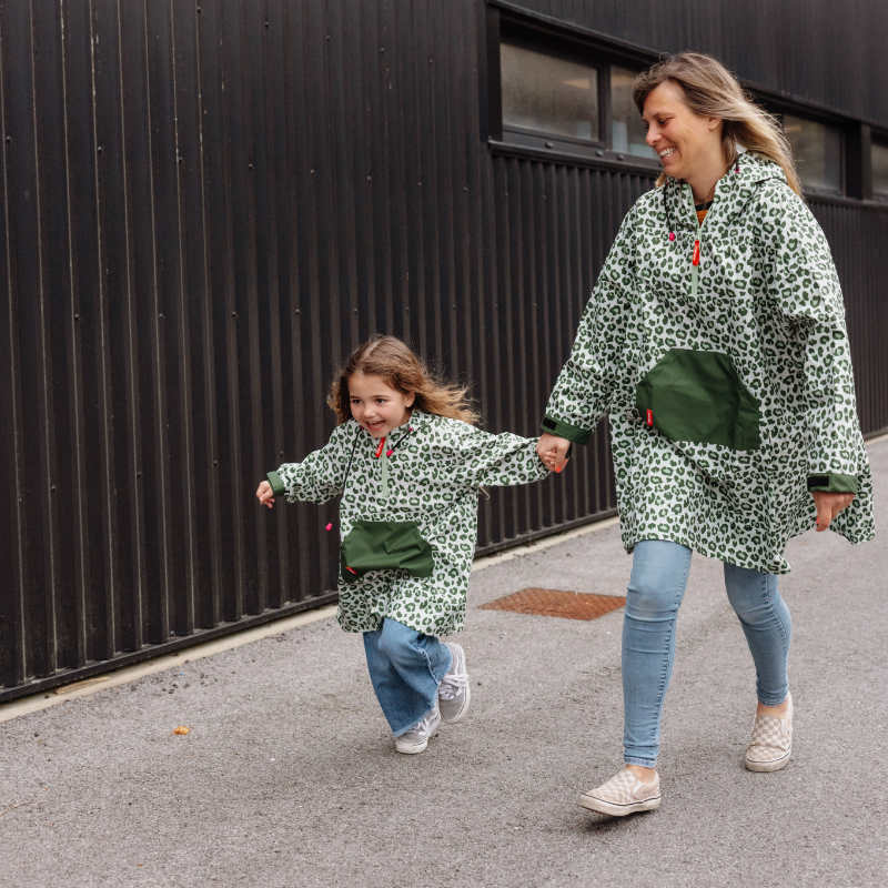 Poncho de Pluie adulte Léopard Vert, Hello Hossy – Image 5